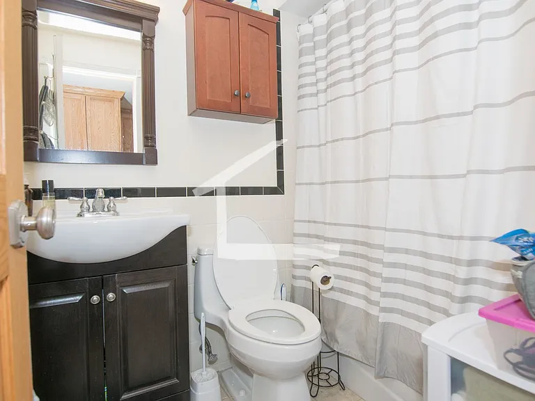 16 S Russell St #2D — Photo 5