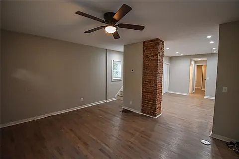 5th image of 2923 Highland Ave