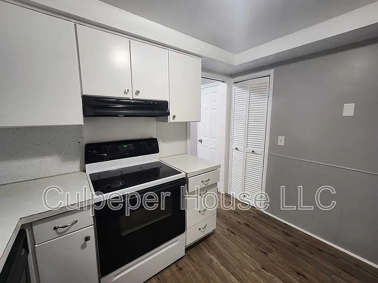 4102 Garden Estates Dr #4 — Photo 6