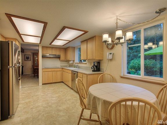 5th image of 22306 SE 303rd Pl