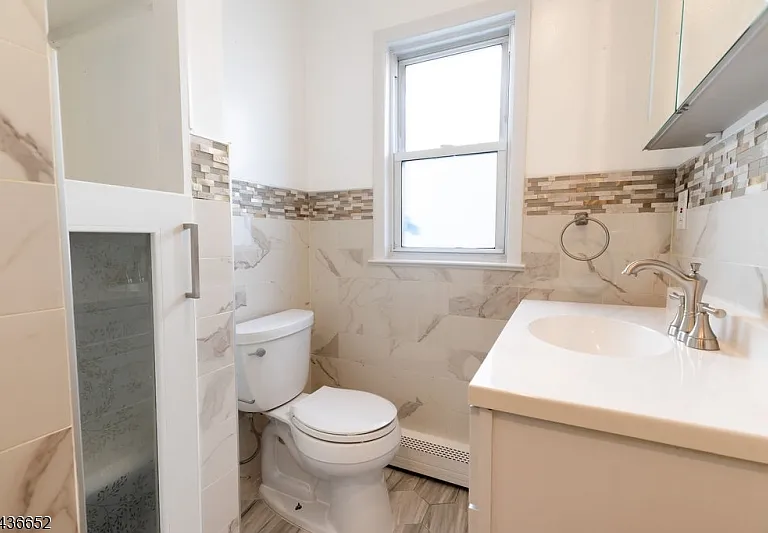 210 Globe Ave — Photo 16