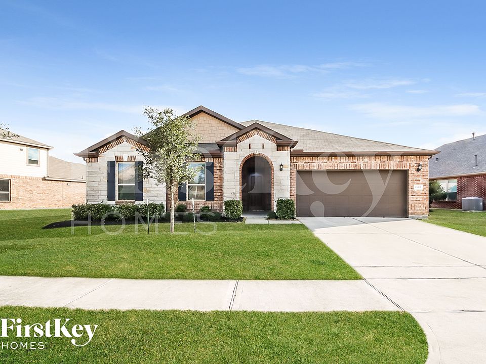 1st image of 25515 Kensington Lake Dr
