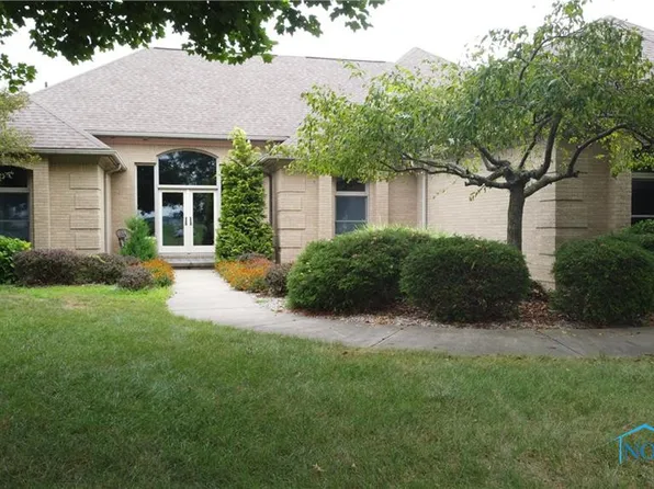 24 Laird Dr, Fremont, OH 43420