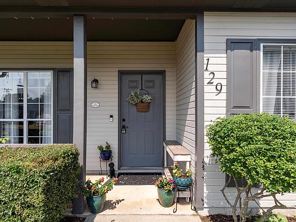 5th image of 129 Cambridge Pointe Dr