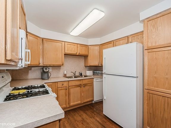 2nd image of 205 Nauset Ln