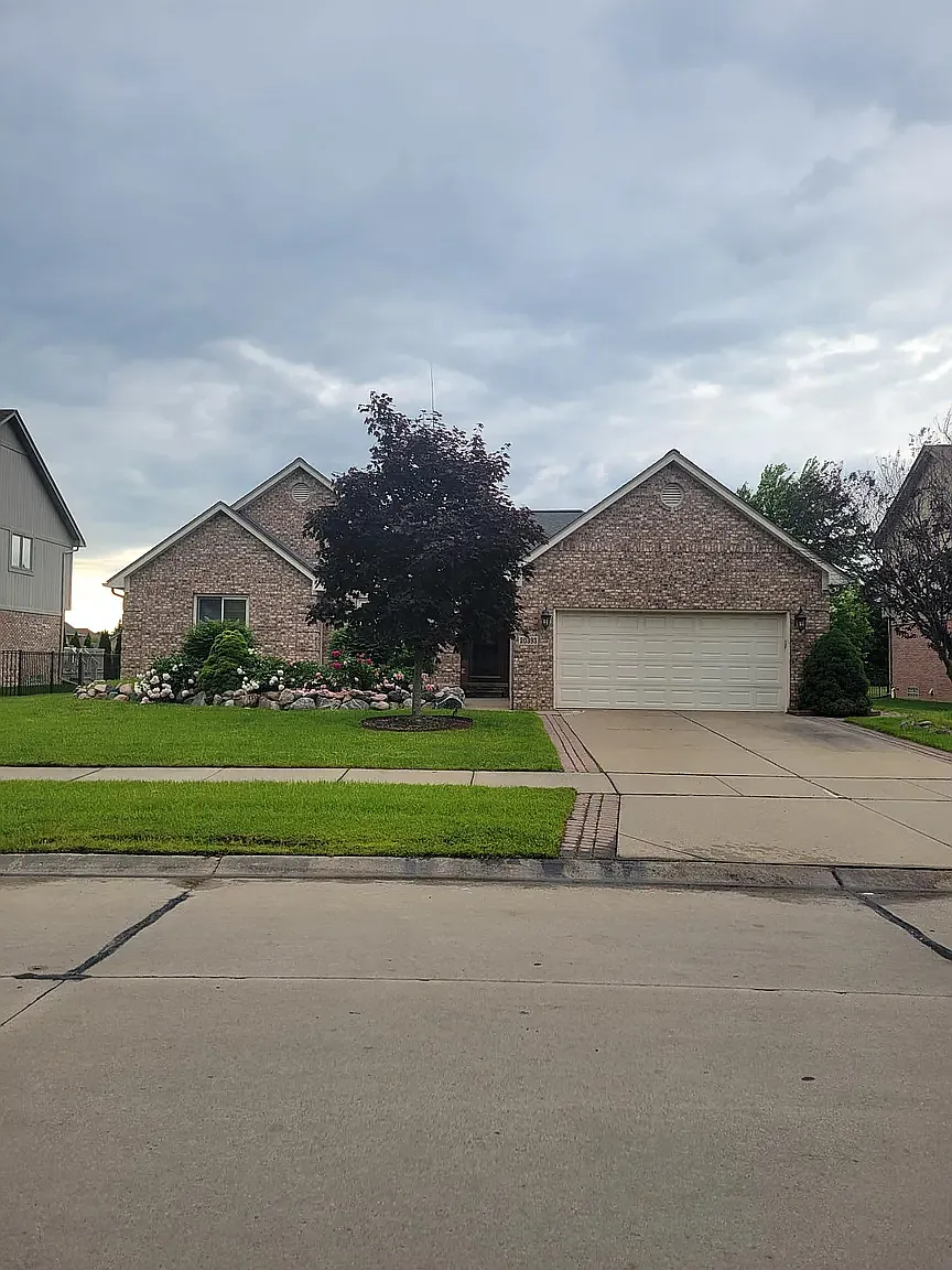 3 bed, 1940 sqft, $3,000 — Photo 1