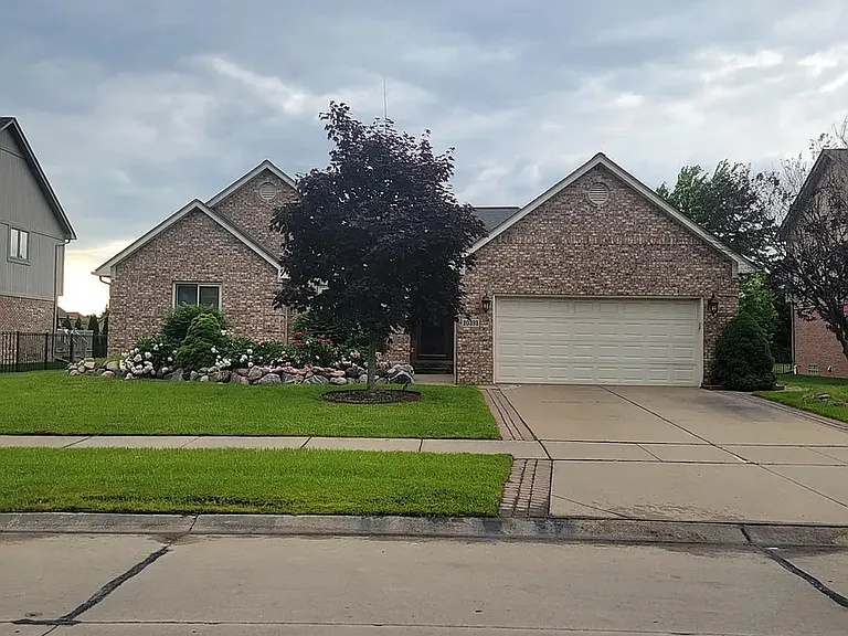 20393 Balmoral Dr — Photo 1