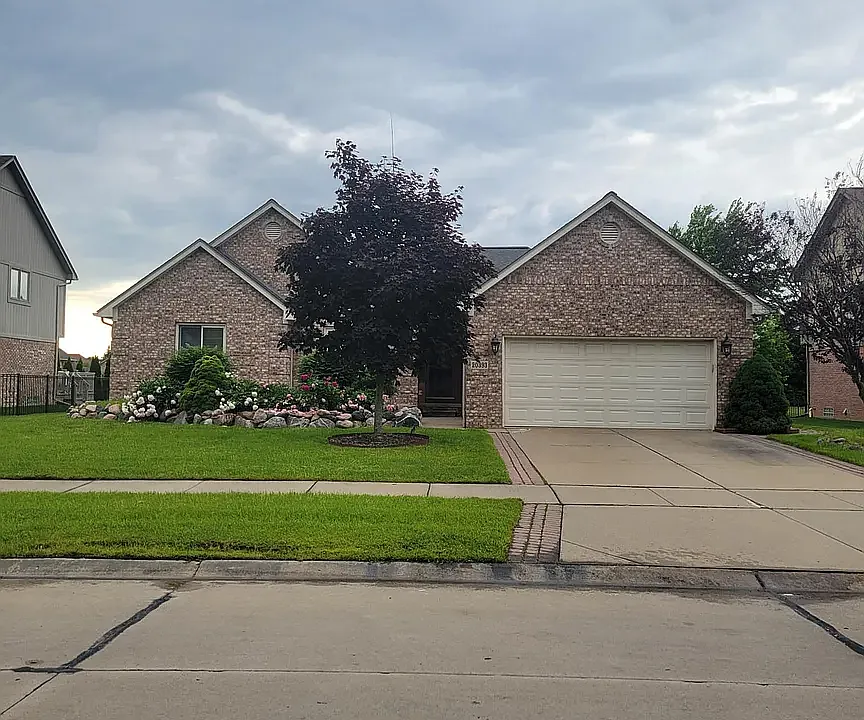 20393 Balmoral Dr