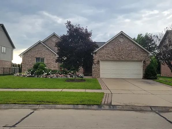 20393 Balmoral Dr, Macomb, MI 48044