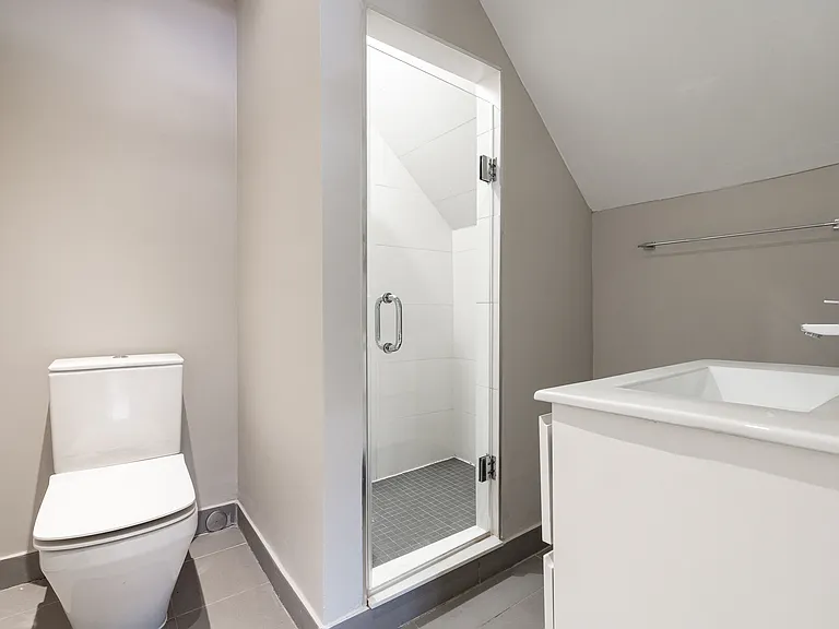 160 Huron St — Photo 22