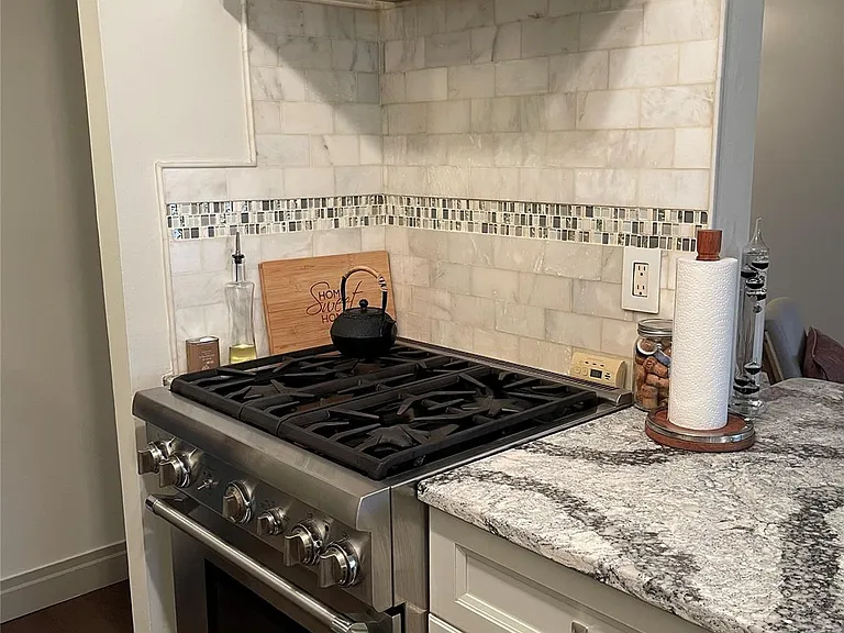 4 Consulate Dr #1C — Photo 4