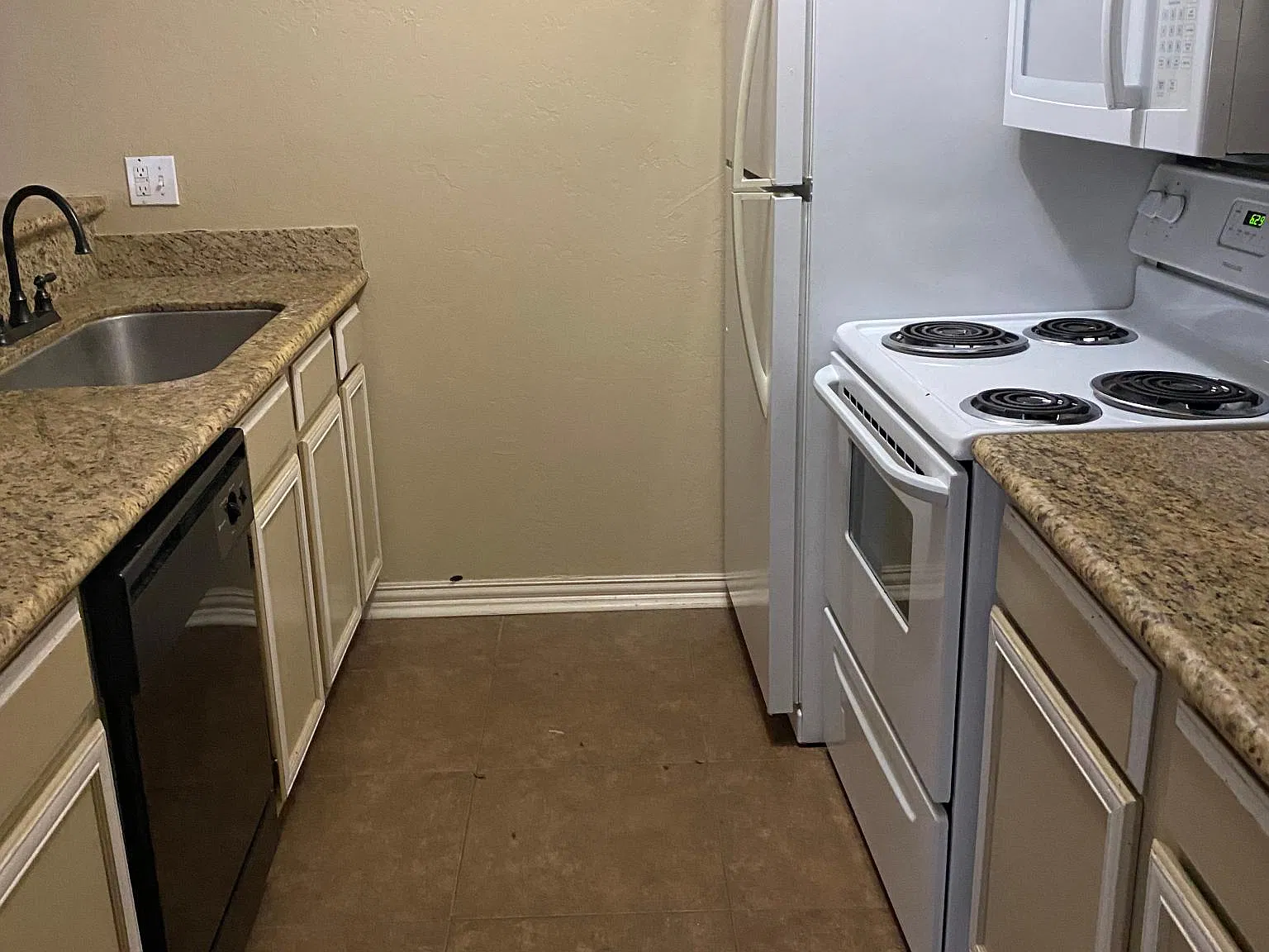 1 bed, 688 sqft, $825 — Photo 3
