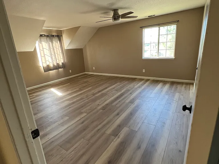 1657 Grand Ave — Photo 15