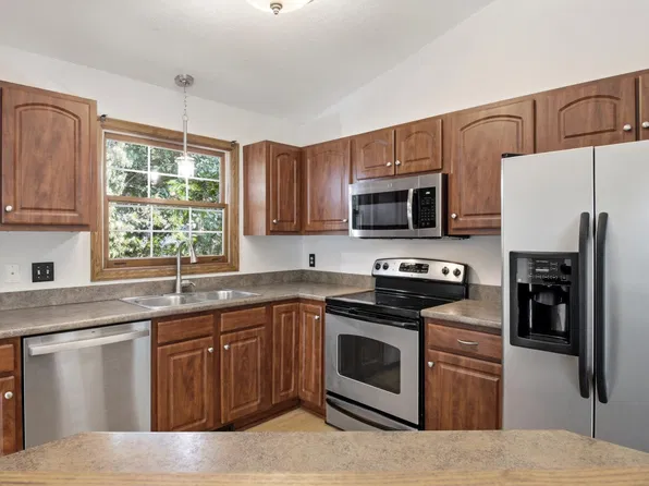 17604 Lorence Way, Eden Prairie, MN 55346