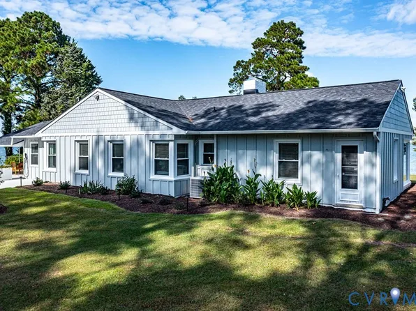 560 Eubank Landing Rd, Topping, VA 23169