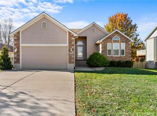 2413 NE Old Paint Rd, Lees Summit, MO 64086