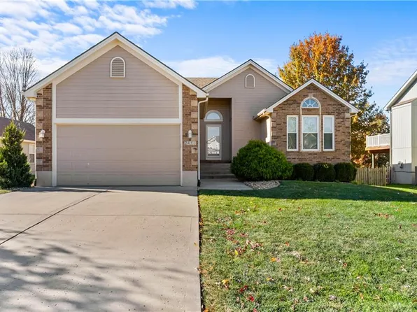 2413 NE Old Paint Rd, Lees Summit, MO 64086