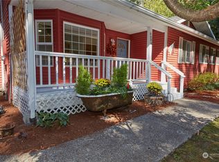 6986 SE Linlou Ln, Port Orchard, WA 98367