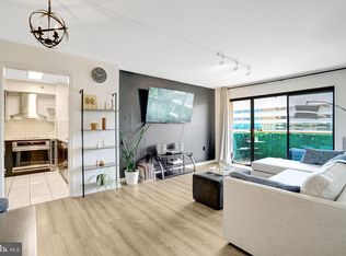 Woodbury Heights Condo, Arlington, VA 22201