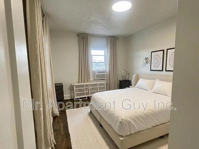 2 bed, 1.0 bath, $1,695 — Photo 3