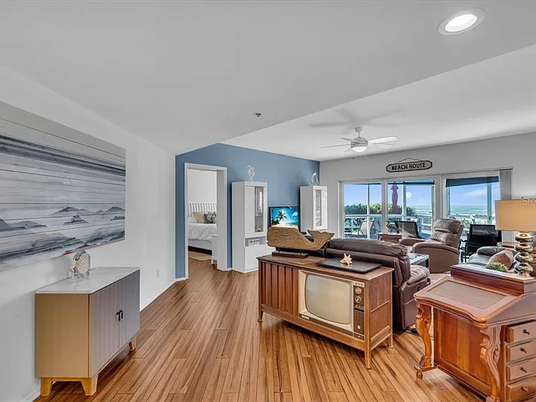 5621 Gulf Of Mexico Dr #102 — Photo 10
