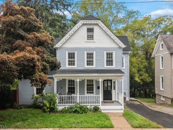 18 Clinton St, Newton Town, NJ 07860