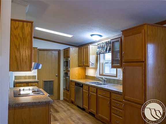 5th image of 7 Lakeview Dr