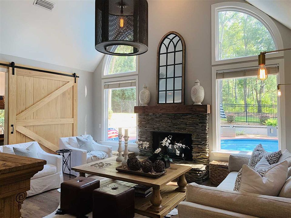 1st image of 1247 Conservancy Dr E