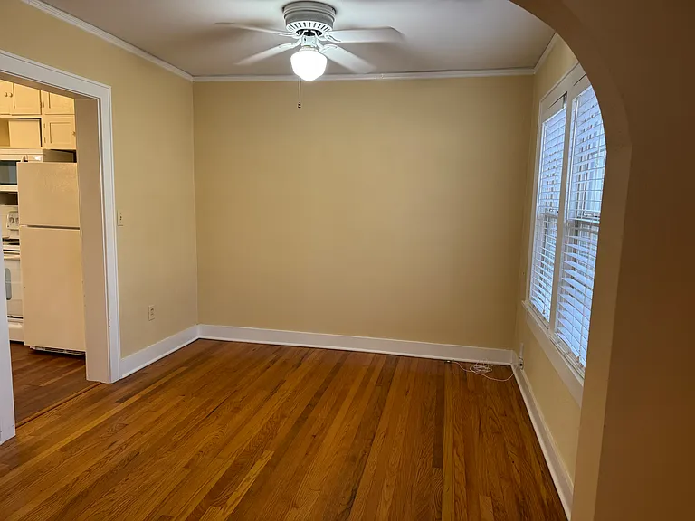 427 E Johnson St — Photo 4