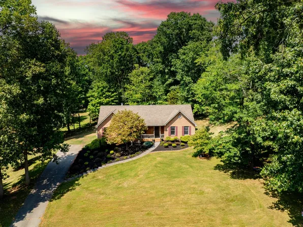 1800 Canterbury Dr, Morristown, TN 37814