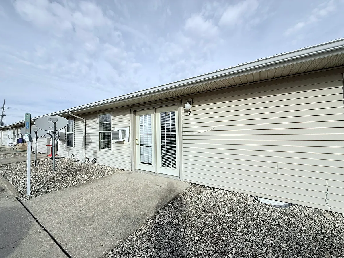 Building Photo - 709 E Woodland St #2