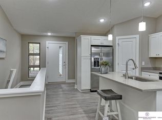 17063 Irving St, Omaha, NE 68118