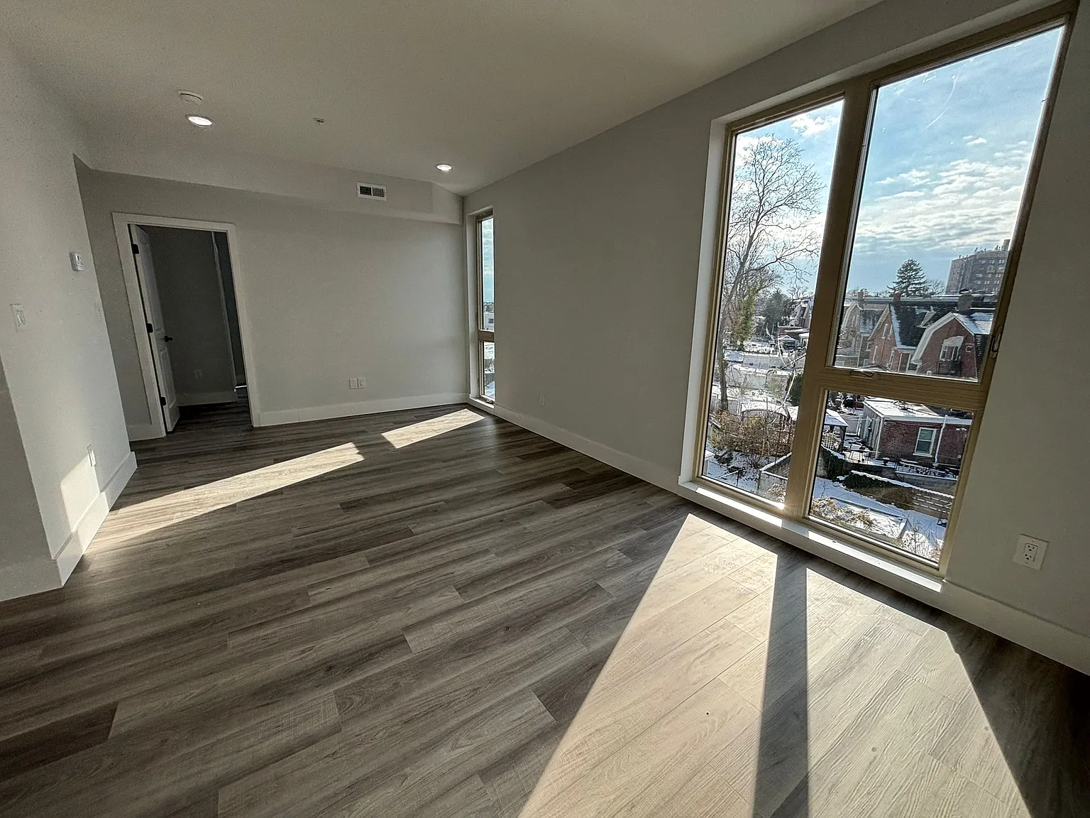 2 bed, 800 sqft, $1,700 — Photo 2