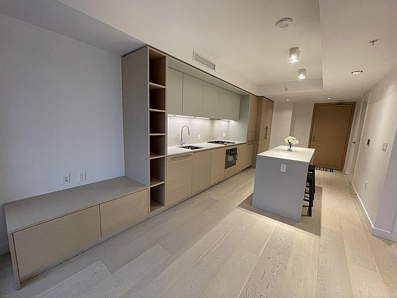 5th image of 1289 Hornby St Floor 19