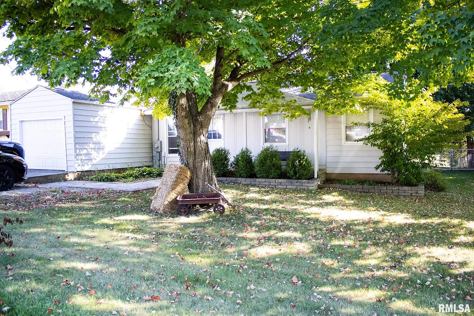 402 W Hill St photo 1