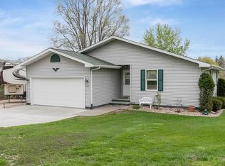 1123 Quarry Ave SW, Cedar Rapids, IA 52404