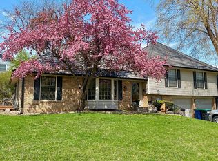 8724 Douglas St, Omaha, NE 68114