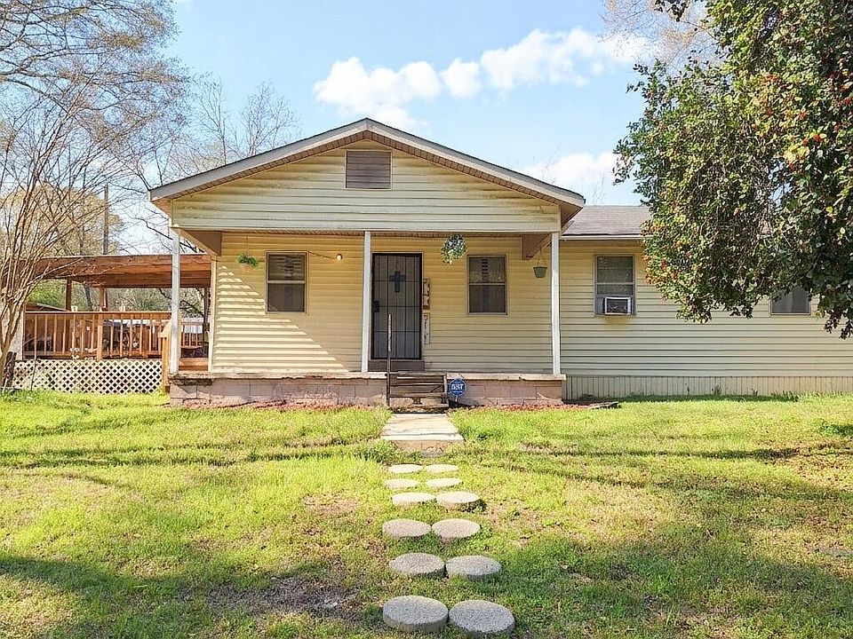 1st image of 1704 Pecan Rd