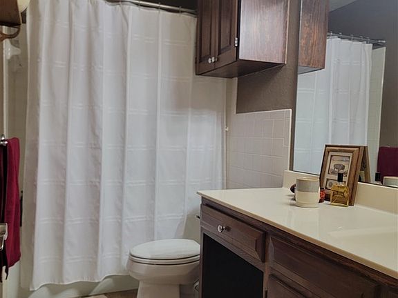 3rd image of 4920 S Vista Ct
