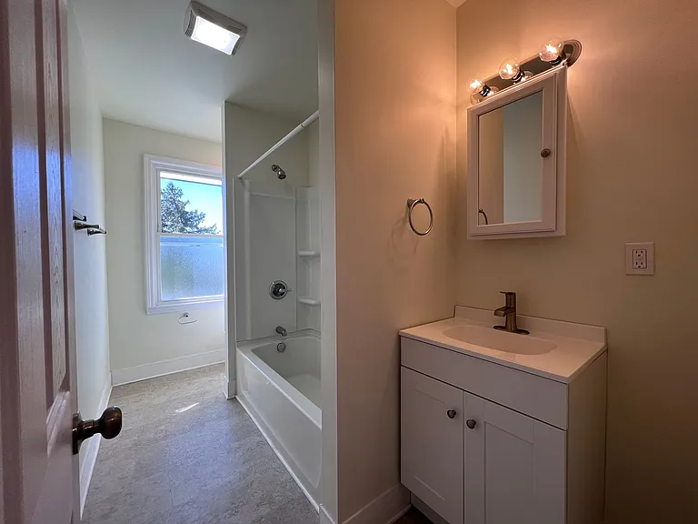 2918 Devlin St — Photo 16