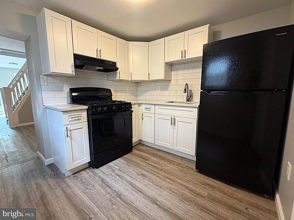 3rd image of 2528 Collins St