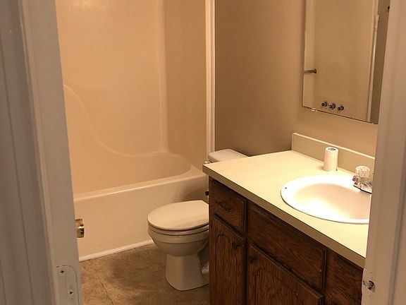 5th image of 14 Bradley Ct #14