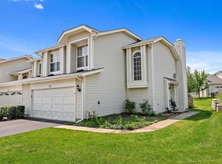 719 Sturnbridge Ln, Schaumburg, IL
