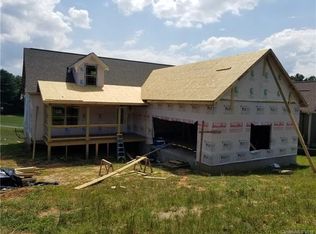 102 Triple Fairways Dr, Hendersonville, NC 28739