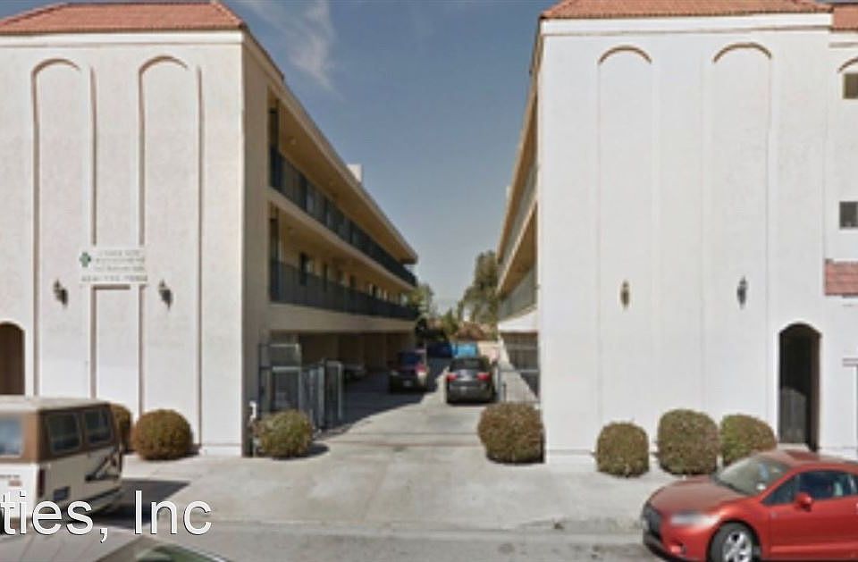 1st image of 1557 W Carson St APT 7