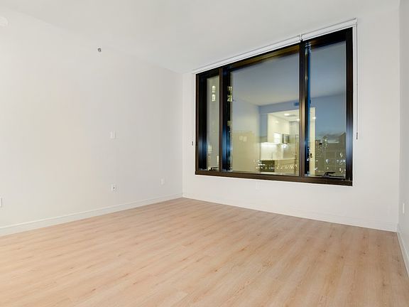4th image of 4519 Davis St #3E