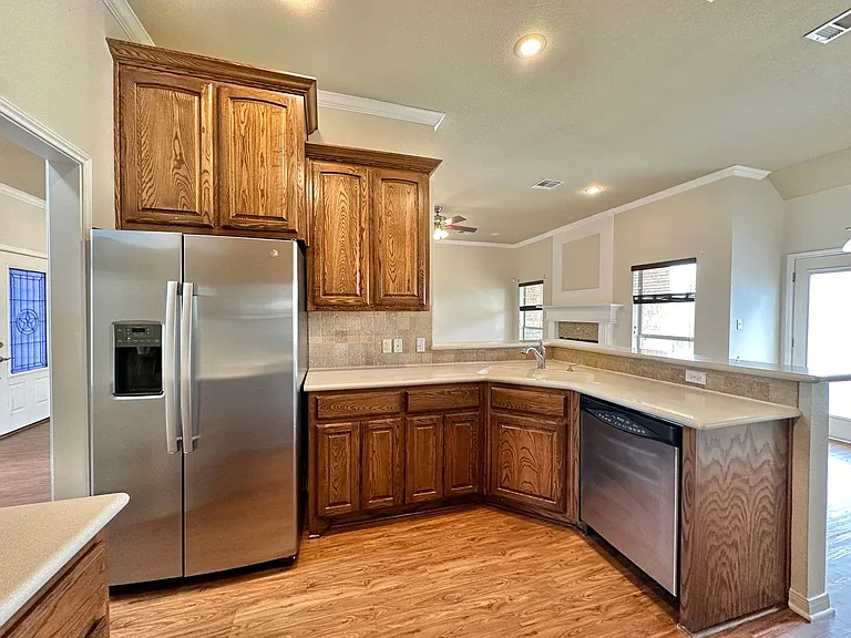 705 Marshall Dr — Photo 12