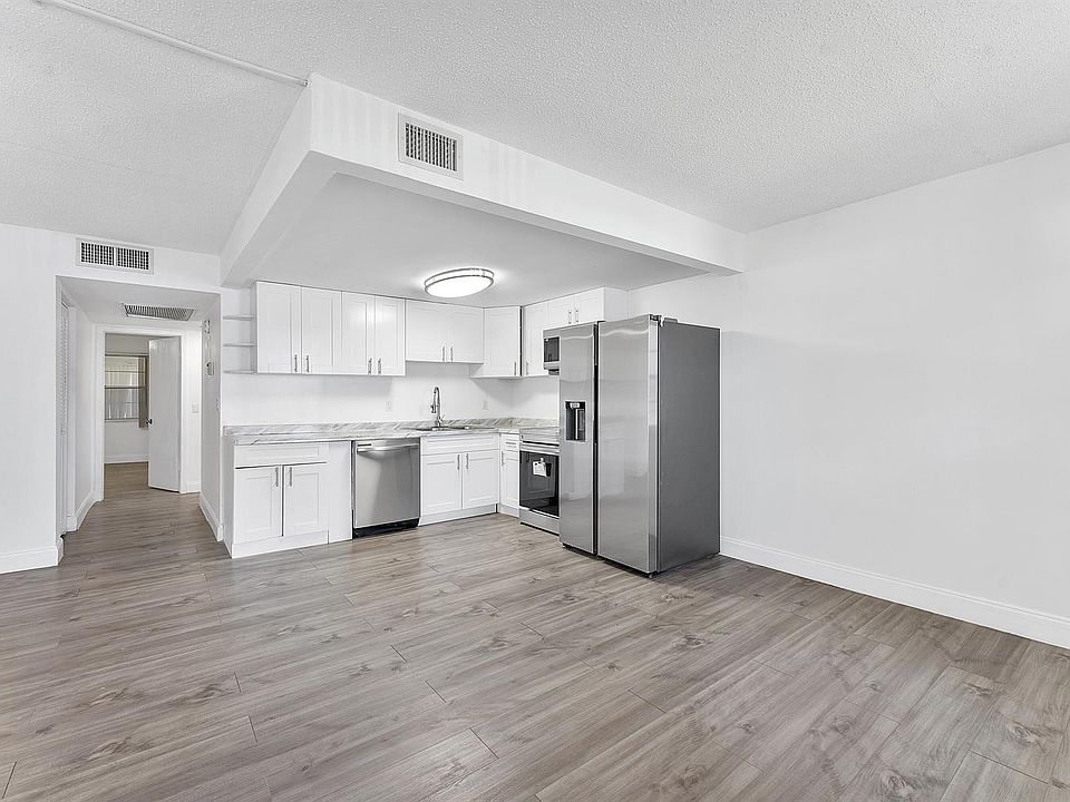 1st image of 1052 Hythe Pl #C