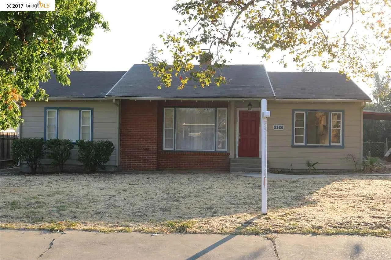 2101 Alpha Way photo 1