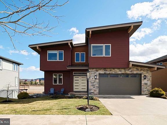 3rd image of 146 Derek Dr